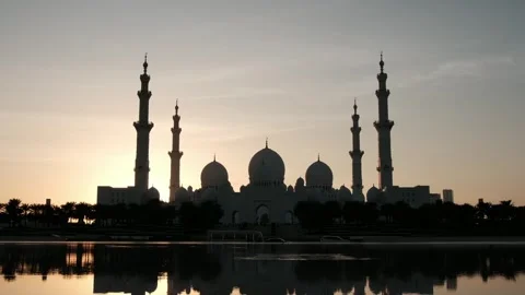 Stunning view of iconic Sheikh Zayed Mosque in Abu Dhabi. Stock Footage 313348099