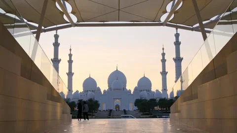 Stunning view of iconic Sheikh Zayed Mosque in Abu Dhabi. Stock Footage 316476107
