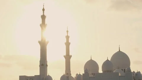 Stunning view of iconic Sheikh Zayed Mosque in Abu Dhabi. Stock Footage 316476132