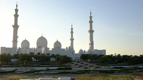 Stunning view of iconic Sheikh Zayed Mosque in Abu Dhabi. Stock Footage 316677980