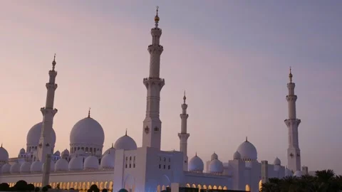 Stunning view of iconic Sheikh Zayed Mosque in Abu Dhabi. Stock Footage 321362727