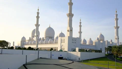 Stunning view of iconic Sheikh Zayed Mosque in Abu Dhabi. Stock Footage 326823621