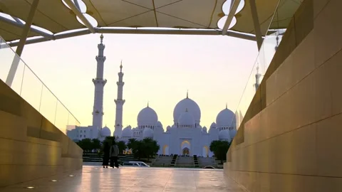Stunning view of iconic Sheikh Zayed Mosque in Abu Dhabi. Stock Footage 326953343