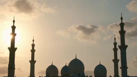 Stunning view of iconic Sheikh Zayed Mosque in Abu Dhabi. Stock Footage 327301225