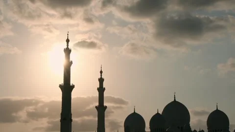 Stunning view of iconic Sheikh Zayed Mosque in Abu Dhabi. Stock Footage 327860698
