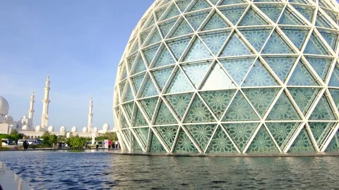 Stunning view of iconic Sheikh Zayed Mosque in Abu Dhabi. Stock Footage 329998761