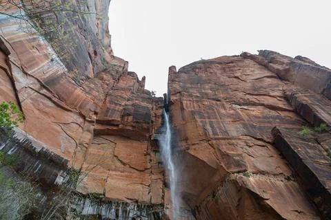 A stunning view of the waterfall at the Lower Emerald Pool in Zion NP, Utah. Foto stock