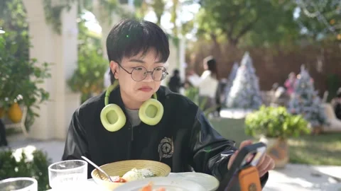 A stylish cafe that is a hot topic on SNS in Shanghai, China. Many people are Vidéo 300935214