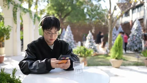 Stylish cafe that is hot topic on SNS in Shanghai, China. Many people are taking Vídeos de archivo 301722270