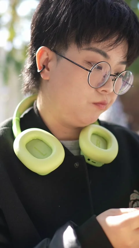 A stylish cafe that is a hot topic on SNS in Shanghai, China. Many people are Видео 302429095