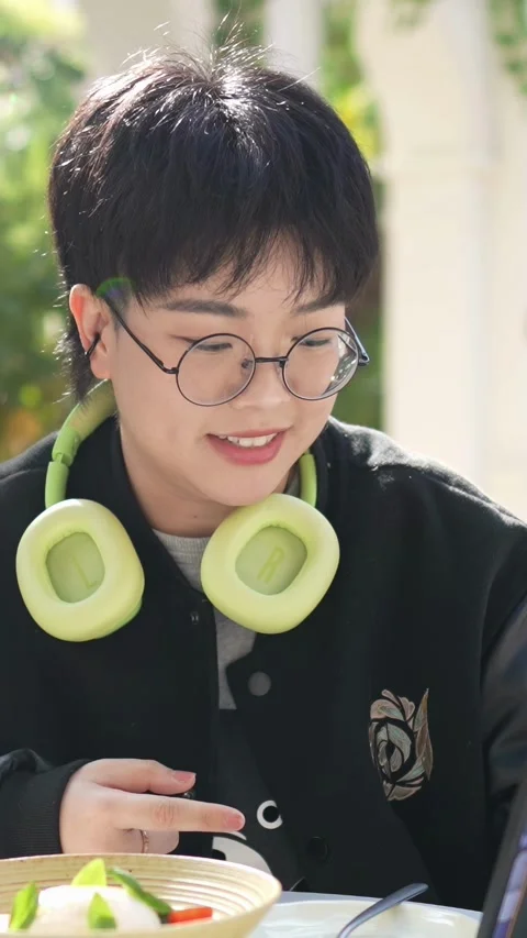 A stylish cafe that is a hot topic on SNS in Shanghai, China. Many people are Видео 302571919