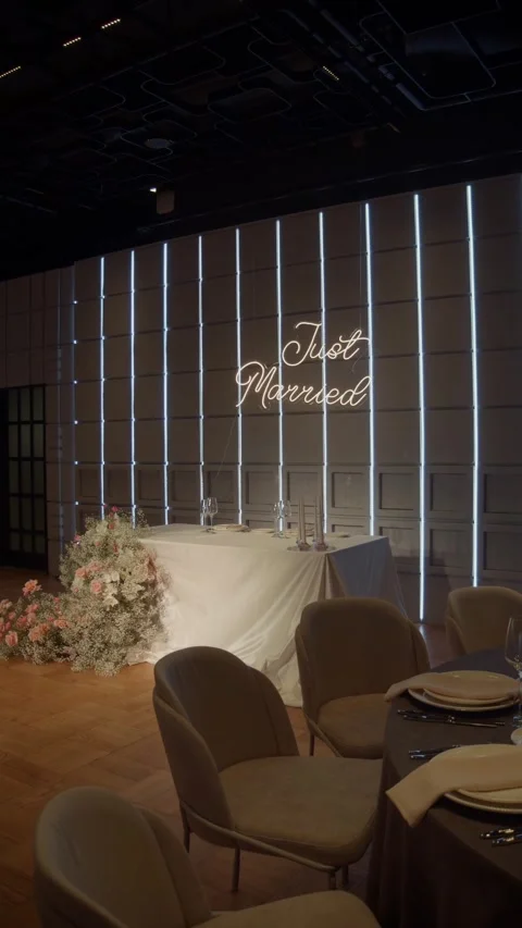 Stylish decoration of the wedding table. Stock Footage 271267715