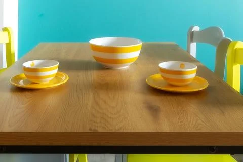 Stylish interior, table tea cup and bowl Foto stock
