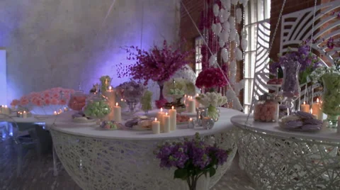 Stylish restaurant decorated for wedding Видео 44015911