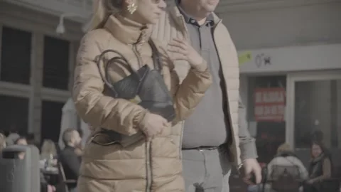 A stylish young couple having their photo taken in Madrid, Spain Video stock 345030999