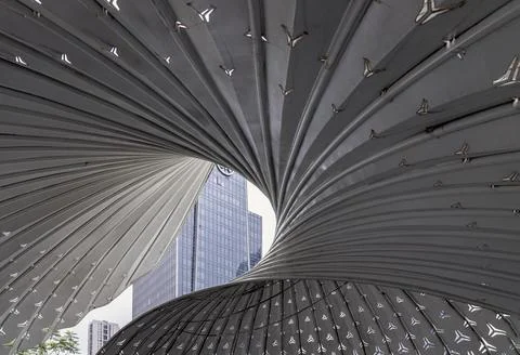 A stylized architectural feature located outside The Ring Shopping Center i.. 스톡 사진
