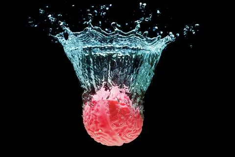 Submerging Human Brain: Exploring the Depths Stockfoto's