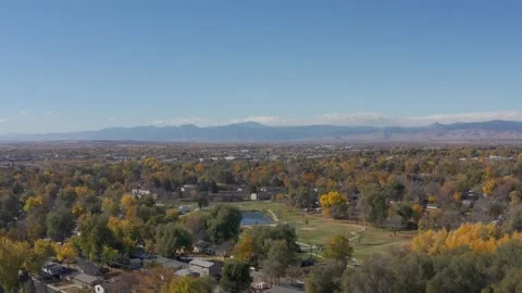 Suburban Sprawl Along Front Range Mountains In Longmont, Colorado (Aerial Video) 스톡 동영상 170091806