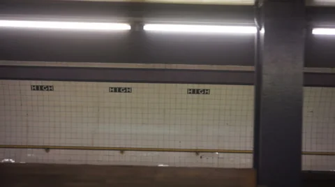 Subway announcement Video stock 33344772