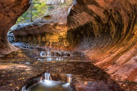 Subway Cascading Pools Stock-Fotos