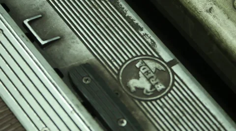 Subway doors close Stock Footage 46805214