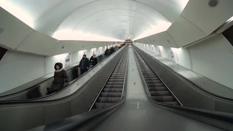 Subway escalators - view from the barrier 스톡 동영상 132878602