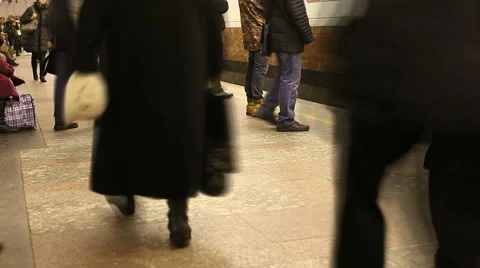 Subway passengers boarding timelapse 動画素材 1805360