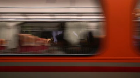 Subway rush hour time-lapse using escalator anh train Video stock 104076847