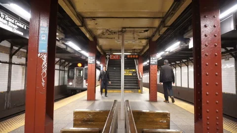Subway station Vídeo Stock 122563435