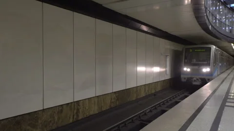 Subway train approaching in Moscow station Stock Footage 61173181