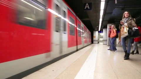 Subway train at Berlin underground station Video stock 149501164