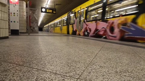 Subway train coming to station Video stock 141650241