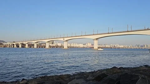 Subway Train Crossing Bridge Over Han River in Seoul Vídeos de archivo 330756724