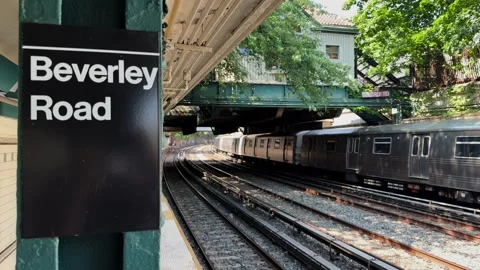 Subway Train Passing Beverley Road Station Platform Outdoors in Brooklyn Видео 339121021