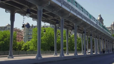 Subway Train Passing Over The Bir Hakeim metallic Bridge At Daytime In Paris Stock Footage 156700345