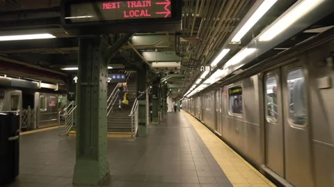 Subway Train Station Platform New York City NYC MTA 4K Departing Leaving Smooth 스톡 동영상 42327097