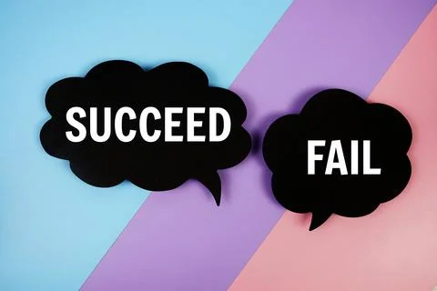 To Succeed vs To Fail text with speech bubble on blue purple pink geometric.. 库存插图