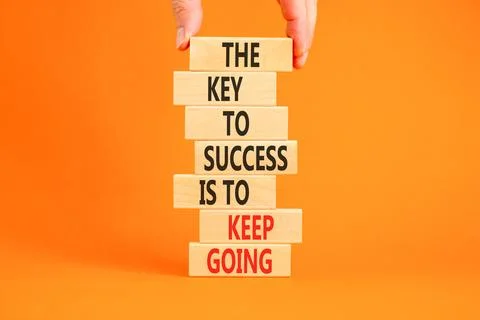 Success and keep going symbol. Concept words The key to success is to keep .. Fotos Stock