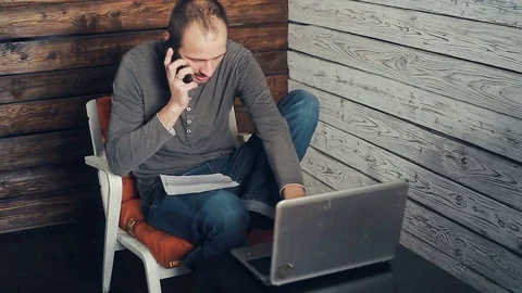 The success of freelancer working at the computer Stock Footage 83074561