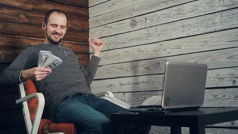 The success of freelancer working at the computer Stock Footage 112132653