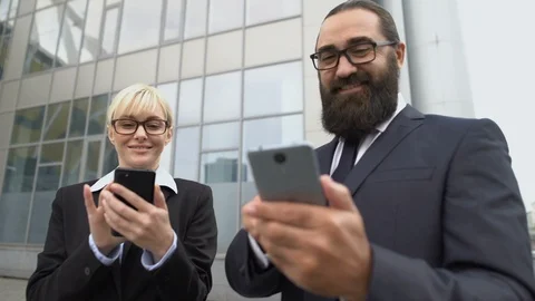 Successful business team using mobile apps on smartphones, high-end technology Video stock 117377596