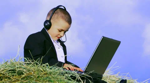Successful businessman Stock Footage 32241017