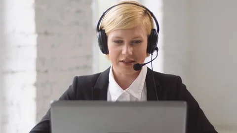 Successful Call Center Operator Stockbeeldmateriaal 91791570