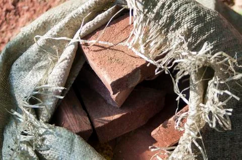 Suck with damaged bricks Foto stock