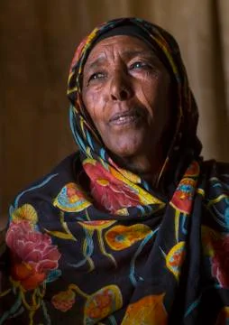 Sudan, Kush, Bagrawiyah, nubian lady dressed in the traditional, colourful tu Stock Photos