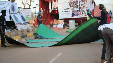 SUDANESE PROTESTERS 스톡 동영상 232475170