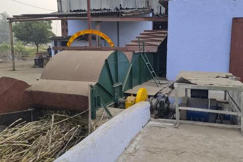 Sugar cane processing, plant, receiving drums and threshing mills, presses .. Stock-Fotos