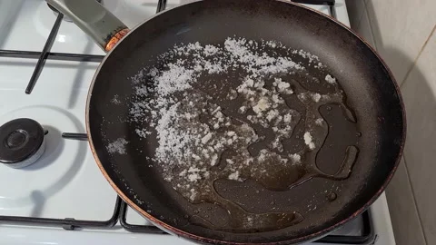 Sugar melts and caramelizes Stock-Footage 164656880