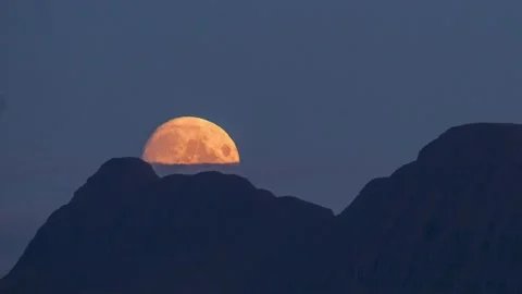 Suilven at moon rise Video stock 138497688