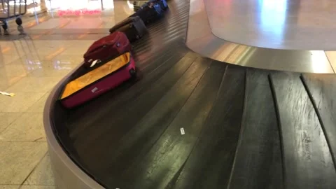 Suitcase on airport 動画素材 147622356